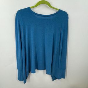 GapFit Breathe Blue Open-Back long sleeve top XS